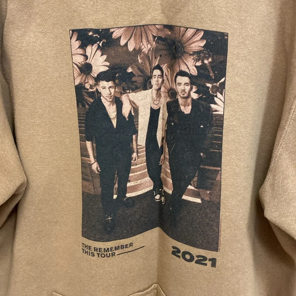 Jonas Brothers The remembering to 2021 sweatshirt extra large hoodie unisex - Picture 2 of 4